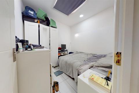 3 bedroom flat to rent, Harrow Road, Kensal Green NW10