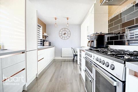 31 Holyrood Drive, Minster On Sea, Sheerness, ME12 3NA