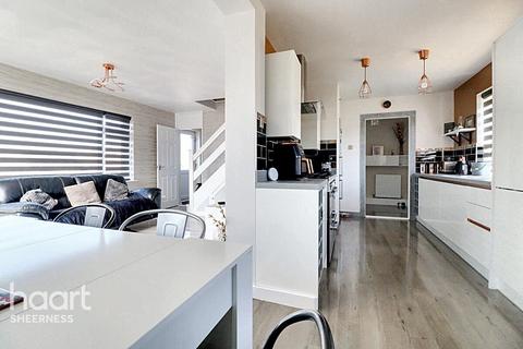 31 Holyrood Drive, Minster On Sea, Sheerness, ME12 3NA