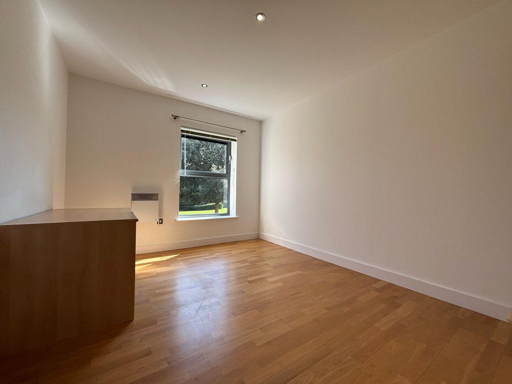 Office/bedroom