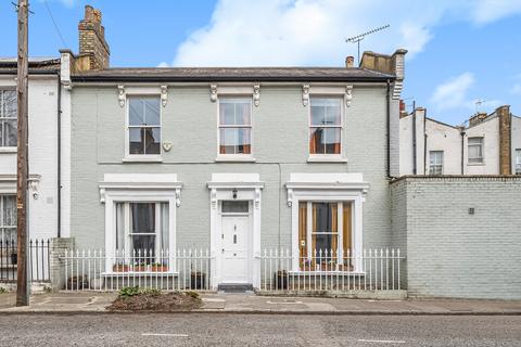 12 Rickthorne Road, London, N19 4JS