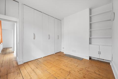 12 Rickthorne Road, London, N19 4JS