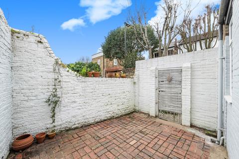12 Rickthorne Road, London, N19 4JS