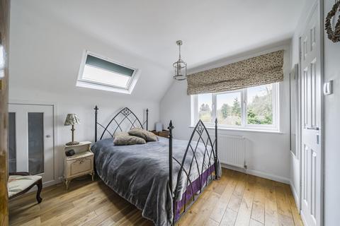 2 Barrens Close, Woking, GU22 7JZ