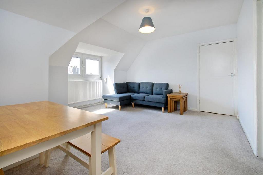 Living room 2.jpg