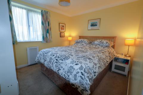 1 bedroom ground floor flat for sale, Ground Floor, Private Garden & Extended Lease