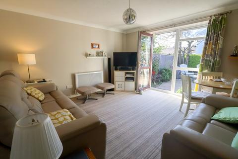 1 bedroom ground floor flat for sale, Ground Floor, Private Garden & Extended Lease