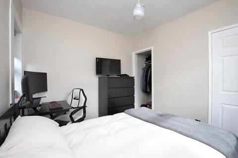 22 Clermiston Green, Edinburgh, EH4 7PA
