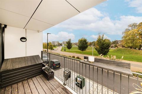 1 bedroom flat for sale, Eythorne Road, London SW9