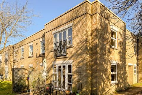 2 bedroom apartment for sale, Homewood Court, Cedars Village, Chorleywood, Hertfordshire, WD3