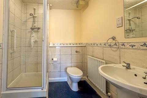 2 bedroom apartment for sale, Homewood Court, Cedars Village, Chorleywood, Hertfordshire, WD3
