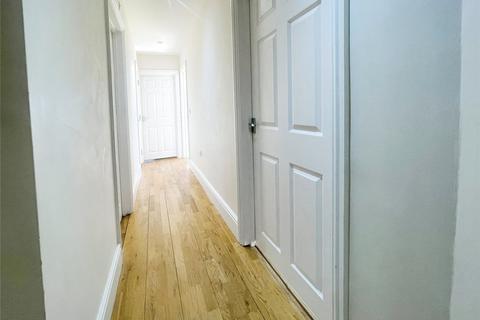 2 bedroom flat to rent, Moat Lane, Erith DA8