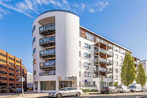 2 bedroom flat to rent, The Bittoms, Kingston Upon Thames KT1