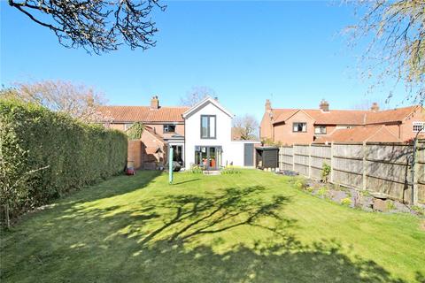 15 Caistor Lane, Poringland, Norwich, NR14 7QT