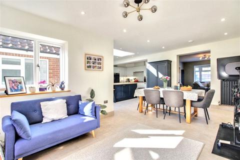 15 Caistor Lane, Poringland, Norwich, NR14 7QT