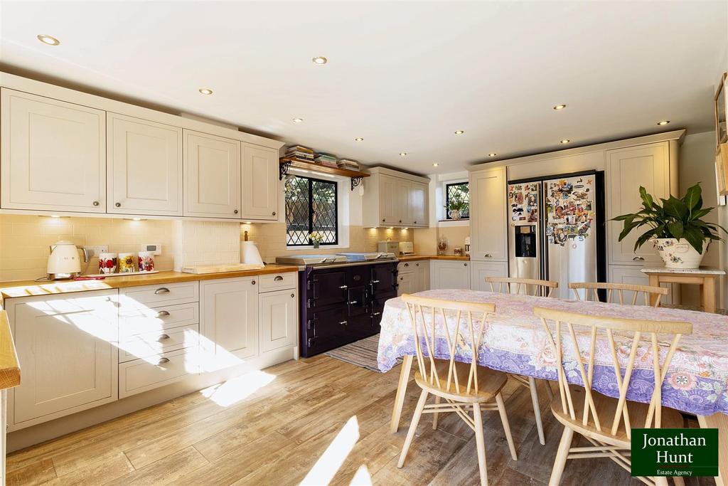 Kitchen diner