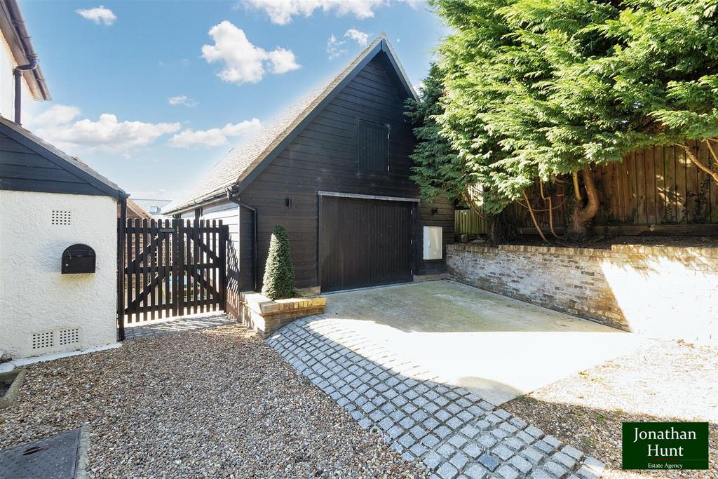 Garage/workshop