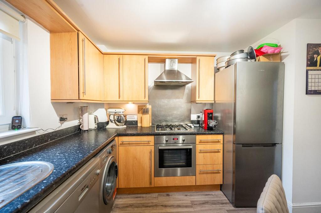 Kitchen 2.jpg