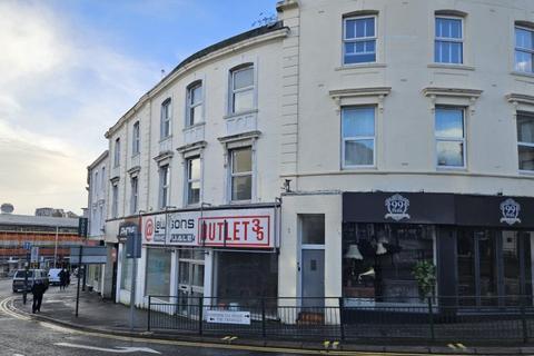 2 bedroom flat to rent, The Triangle, Bournemouth