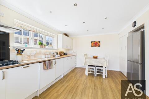 11 Glengorse, Battle, TN33 0TX