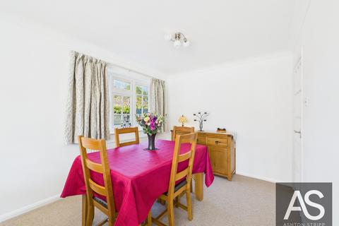 11 Glengorse, Battle, TN33 0TX