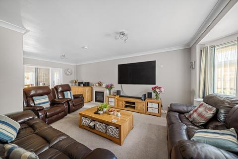 10 Leander Drive, Gravesend, DA12 4NE