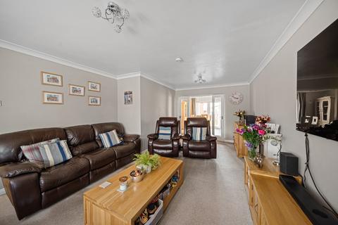 10 Leander Drive, Gravesend, DA12 4NE