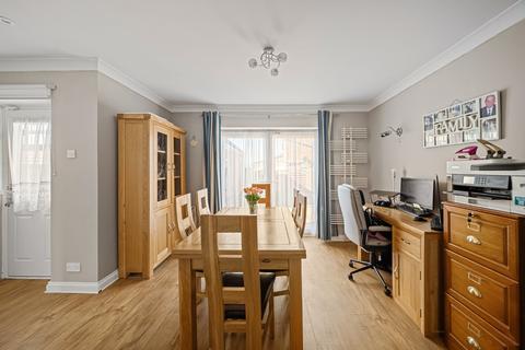 10 Leander Drive, Gravesend, DA12 4NE