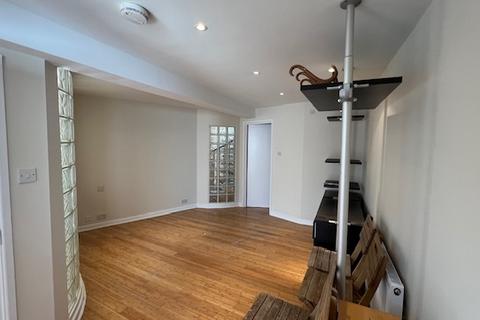 2 bedroom house to rent, Rendlesham Road, London E5