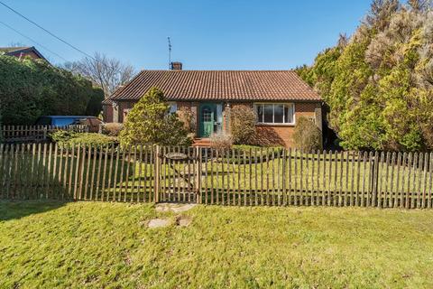 3 bedroom detached bungalow for sale - Brooks Green Road, Coolham, RH13