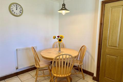 14 Forth Gwedhen, Helston, TR13 8FL