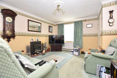 3 bedroom semi-detached house for sale, Victoria Grange Drive, Morley, Leeds, West Yorkshire