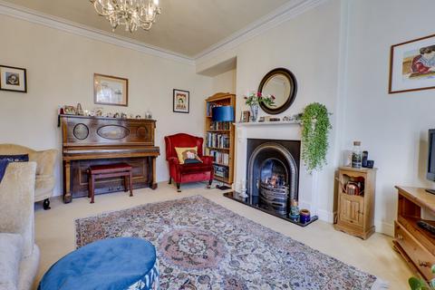 4 bedroom terraced house for sale, Micklefield Lane, Rawdon, Leeds, West Yorkshire, LS19