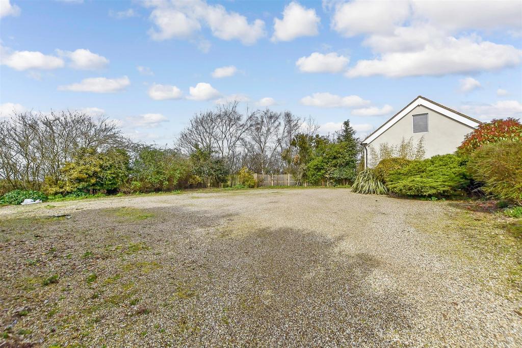 Driveway/Parking