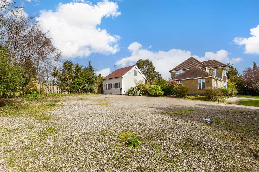 Driveway/Parking
