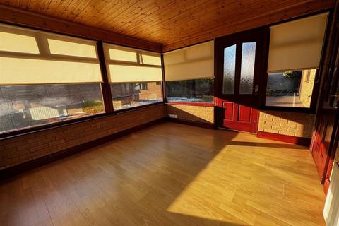 4 bedroom detached bungalow to rent, The Willows, Carrville