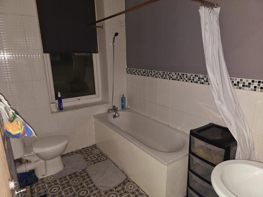 Photograph 9