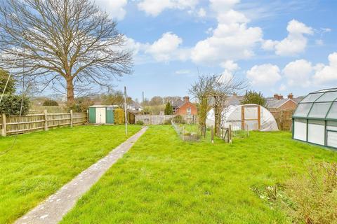 2 bedroom detached bungalow for sale, Castle Road, Newport, Isle of Wight