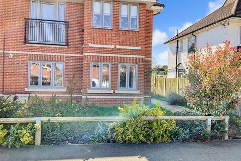 2 bedroom ground floor maisonette for sale, Fern Copse, Great Bookham, Leatherhead, Surrey