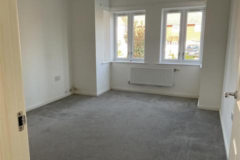 2 bedroom ground floor maisonette for sale, Fern Copse, Great Bookham, Leatherhead, Surrey