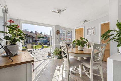 11 Winston Way, Old Woking, Woking, GU22 9HR