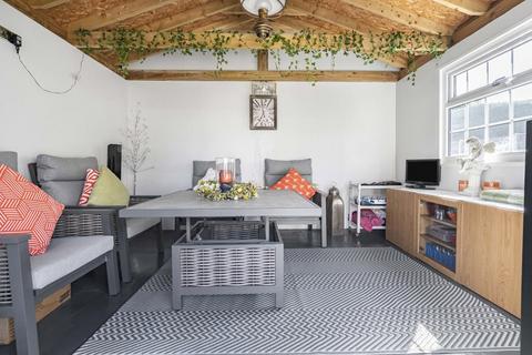 11 Winston Way, Old Woking, Woking, GU22 9HR