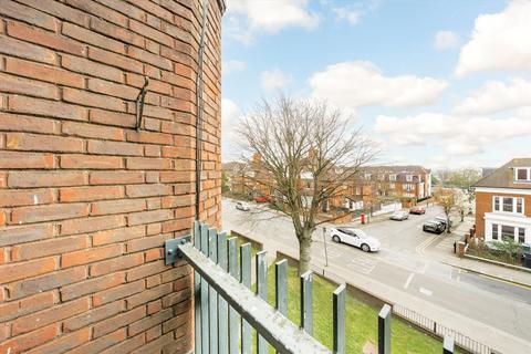 2 bedroom flat for sale, Worple Road, London SW19