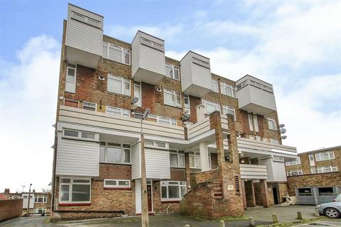 2 bedroom flat for sale, Railway Square, Brentwood, CM14