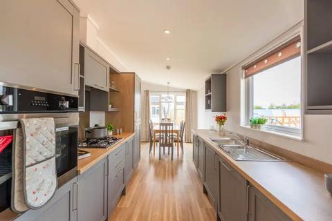 2 bedroom park home for sale, Clacton-on-Sea, Essex, CO16