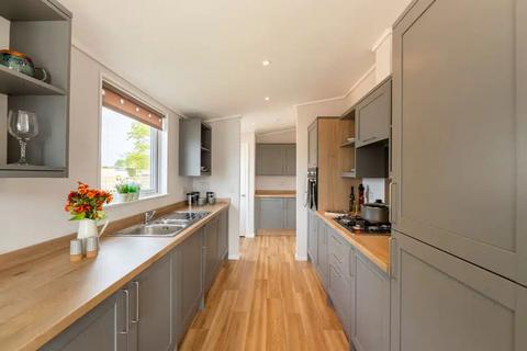 2 bedroom park home for sale, Clacton-on-Sea, Essex, CO16