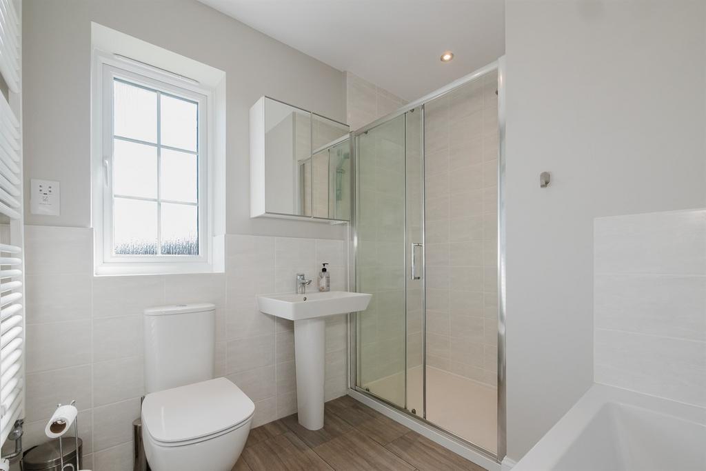 En-Suite Bathroom