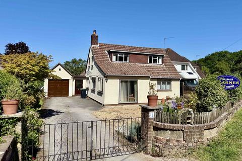 4 bedroom chalet for sale, Burrows Lane, Verwood, BH31 7PH