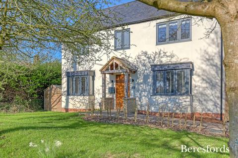 3 bedroom detached house for sale, Chaucer Road, Dunmow, CM6