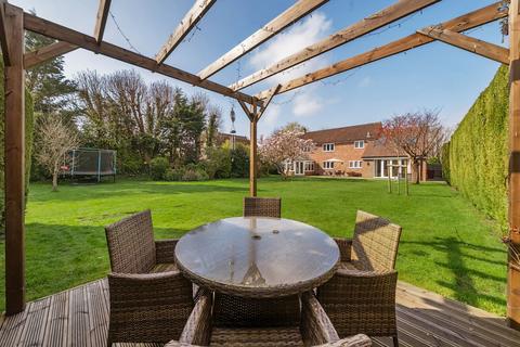 Largo Broad Road, Hambrook, Chichester, PO18 8RF